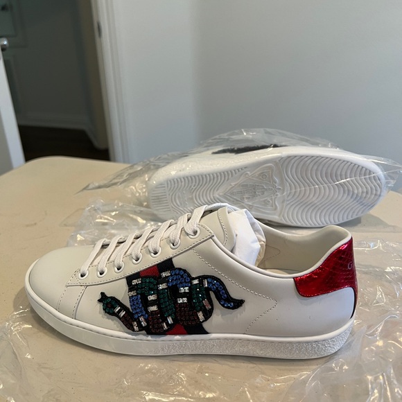 Authentic Gucci Women’s Ace ‘Kingsnake’ Embellished sneakers - Picture 1 of 7